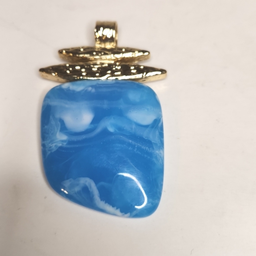 Large acrylic asymetrical stone costume pendant needs chain goldtone blue